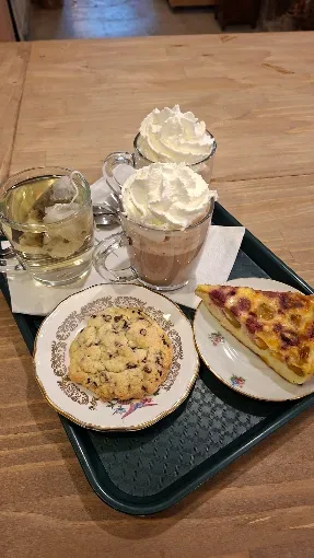 Un buffet traiteur préparé par Madame Moustache