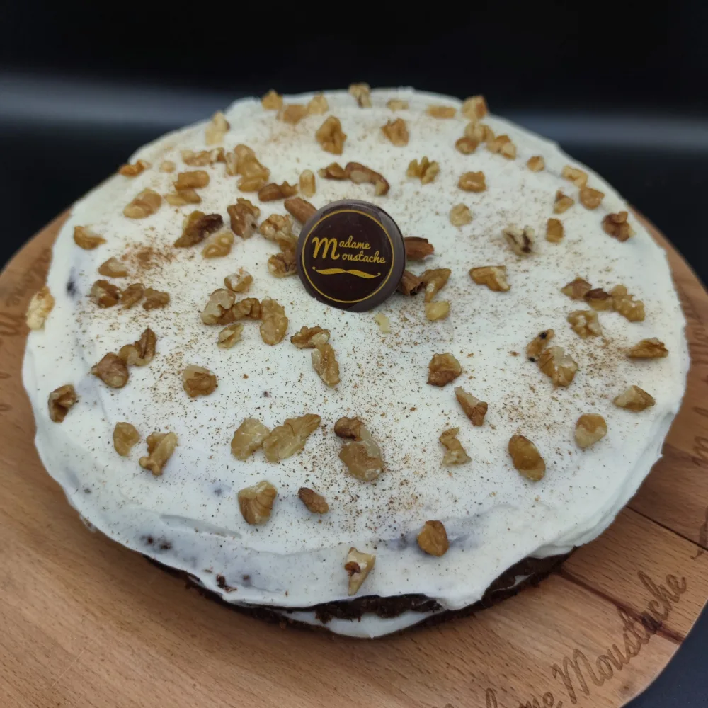 Carrot Cake, gâteau entier fait maison par Madame Moustache